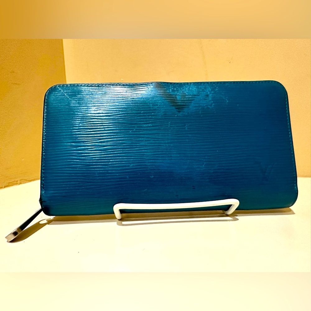 Louis Vuitton Aqua Blue Epi Long Zip Wallet 2013